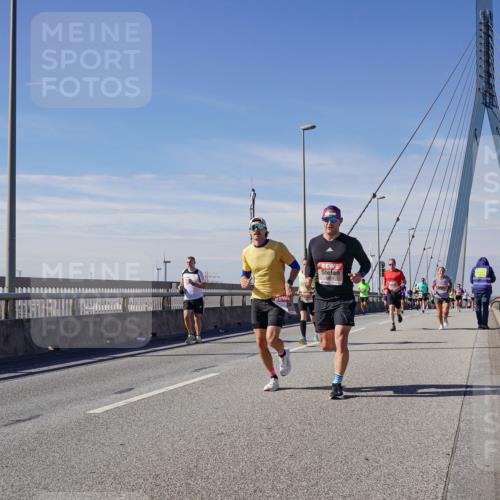 03.10.2025 - Köhlbrandbrückenlauf Michael Burmester http://msf.ph/oto/9074370 03.10.2025 12:39:45 Position 2  meine-sportfotos.de