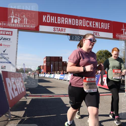 03.10.2025 - Köhlbrandbrückenlauf Lena Gebhardt http://msf.ph/oto/9074372 03.10.2025 13:38:40 Ziel 4884, 5564, 5590, 5591, 6179, 6201 meine-sportfotos.de