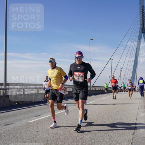 03.10.2025 - Köhlbrandbrückenlauf Michael Burmester http://msf.ph/oto/9074387 03.10.2025 12:39:46 Position 2 6614 meine-sportfotos.de