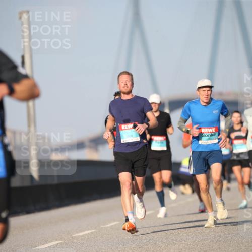 03.10.2025 - Köhlbrandbrückenlauf Jannik Wohlers http://msf.ph/oto/9074388 03.10.2025 09:40:21 Position 3 3809, 3248 meine-sportfotos.de