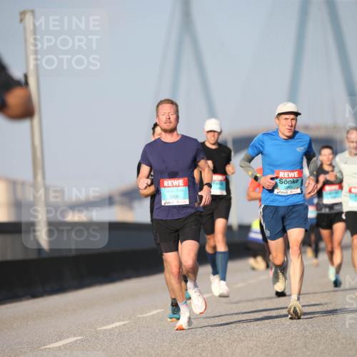 03.10.2025 - Köhlbrandbrückenlauf Jannik Wohlers http://msf.ph/oto/9074403 03.10.2025 09:40:22 Position 3 3809, 3248 meine-sportfotos.de