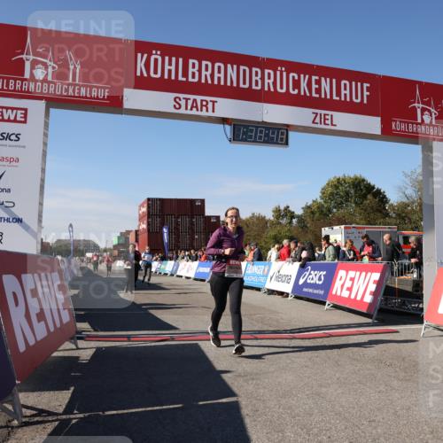 03.10.2025 - Köhlbrandbrückenlauf Lena Gebhardt http://msf.ph/oto/9074405 03.10.2025 13:38:48 Ziel 4723, 5529, 5533, 6640 meine-sportfotos.de