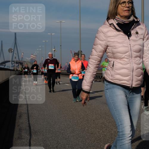 03.10.2025 - Köhlbrandbrückenlauf Fabian Wolf http://msf.ph/oto/9074411 03.10.2025 10:14:18 Position 3 159 meine-sportfotos.de