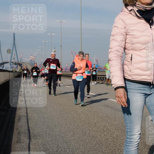 03.10.2025 - Köhlbrandbrückenlauf Fabian Wolf http://msf.ph/oto/9074418 03.10.2025 10:14:18 Position 3  meine-sportfotos.de