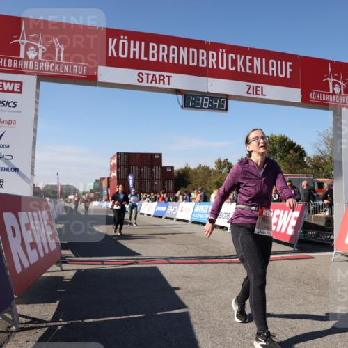 03.10.2025 - Köhlbrandbrückenlauf Lena Gebhardt http://msf.ph/oto/9074431 03.10.2025 13:38:50 Ziel 4723, 5529, 5533, 6640 meine-sportfotos.de