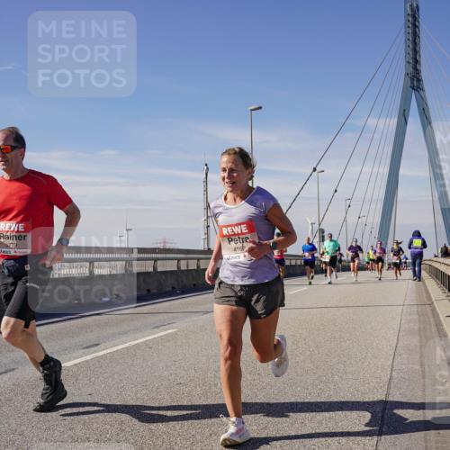 03.10.2025 - Köhlbrandbrückenlauf Michael Burmester http://msf.ph/oto/9074446 03.10.2025 12:39:50 Position 2 5779, 4162 meine-sportfotos.de