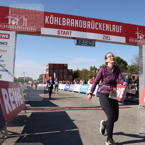 03.10.2025 - Köhlbrandbrückenlauf Lena Gebhardt http://msf.ph/oto/9074461 03.10.2025 13:38:50 Ziel 4723, 5529, 5533, 6640 meine-sportfotos.de