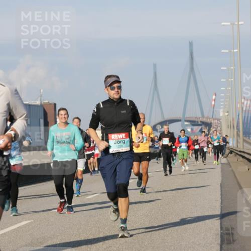 03.10.2025 - Köhlbrandbrückenlauf Jannik Wohlers http://msf.ph/oto/9074477 03.10.2025 09:51:07 Position 3 3625, 1255 meine-sportfotos.de