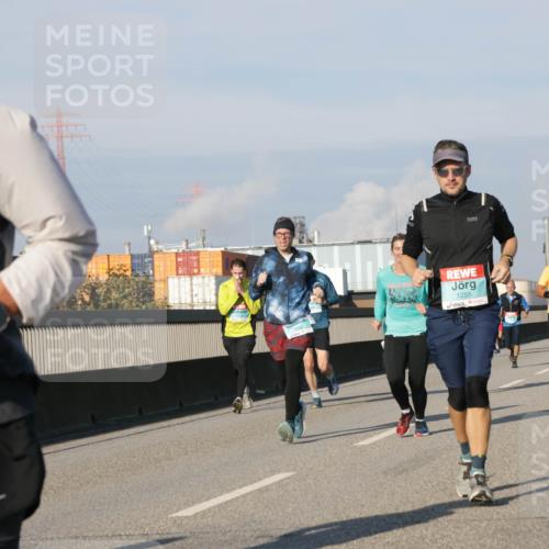 03.10.2025 - Köhlbrandbrückenlauf Jannik Wohlers http://msf.ph/oto/9074486 03.10.2025 09:51:08 Position 3 2, 1255 meine-sportfotos.de