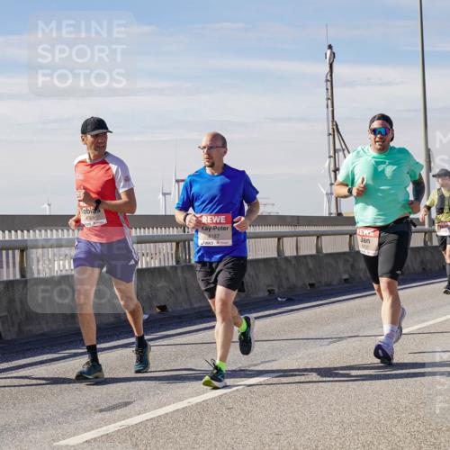 03.10.2025 - Köhlbrandbrückenlauf Michael Burmester http://msf.ph/oto/9074497 03.10.2025 12:39:55 Position 2 4024, 4187, 6707 meine-sportfotos.de