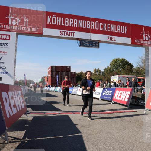 03.10.2025 - Köhlbrandbrückenlauf Lena Gebhardt http://msf.ph/oto/9074499 03.10.2025 13:38:52 Ziel 4723, 5529, 5533, 5584, 6030, 6640 meine-sportfotos.de