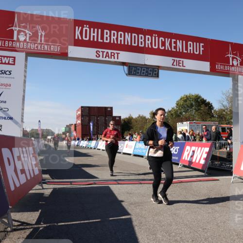 03.10.2025 - Köhlbrandbrückenlauf Lena Gebhardt http://msf.ph/oto/9074518 03.10.2025 13:38:53 Ziel 4723, 5529, 5533, 5584, 6030, 6640 meine-sportfotos.de