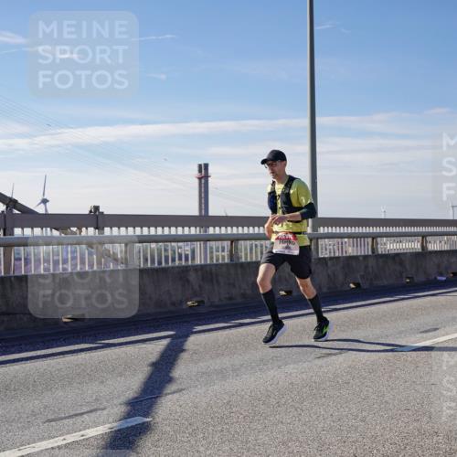 03.10.2025 - Köhlbrandbrückenlauf Michael Burmester http://msf.ph/oto/9074580 03.10.2025 12:39:59 Position 2  meine-sportfotos.de