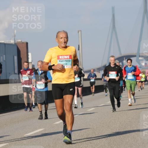 03.10.2025 - Köhlbrandbrückenlauf Jannik Wohlers http://msf.ph/oto/9074587 03.10.2025 09:51:10 Position 3 3656, 1428 meine-sportfotos.de