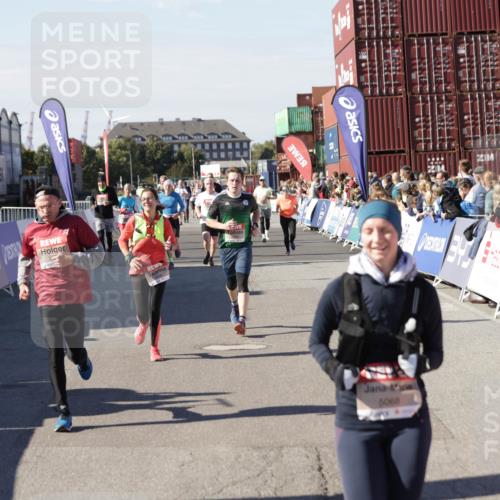 03.10.2025 - Köhlbrandbrückenlauf Jannik Wohlers http://msf.ph/oto/9074593 03.10.2025 13:16:13 Ziel 4311, 4423, 4563, 4644, 4696, 4928, 5068, 5336, 5684, 5806, 6712 meine-sportfotos.de