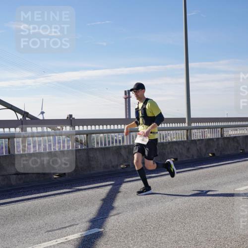 03.10.2025 - Köhlbrandbrückenlauf Michael Burmester http://msf.ph/oto/9074599 03.10.2025 12:39:59 Position 2  meine-sportfotos.de