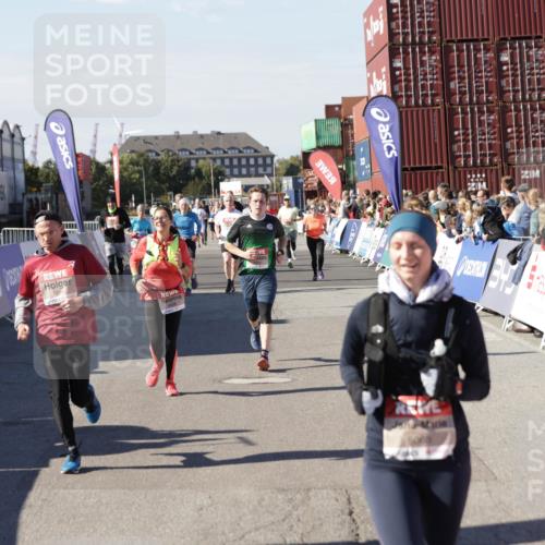 03.10.2025 - Köhlbrandbrückenlauf Jannik Wohlers http://msf.ph/oto/9074605 03.10.2025 13:16:13 Ziel 4311, 4423, 4563, 4644, 4696, 4928, 5068, 5336, 5684, 5806, 6712 meine-sportfotos.de