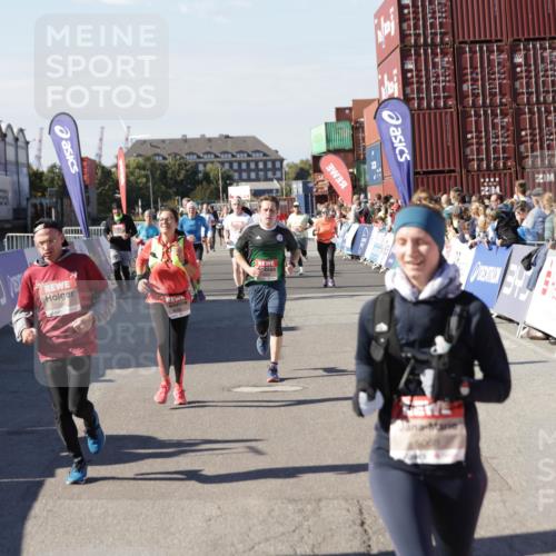 03.10.2025 - Köhlbrandbrückenlauf Jannik Wohlers http://msf.ph/oto/9074612 03.10.2025 13:16:13 Ziel 4311, 4423, 4563, 4644, 4696, 4928, 5068, 5336, 5684, 5806, 6712 meine-sportfotos.de