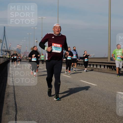 03.10.2025 - Köhlbrandbrückenlauf Fabian Wolf http://msf.ph/oto/9074623 03.10.2025 10:14:22 Position 3 2418, 50, 3225 meine-sportfotos.de