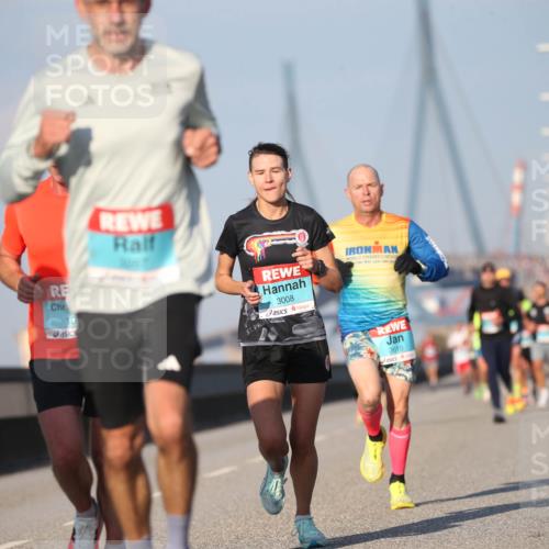 03.10.2025 - Köhlbrandbrückenlauf Jannik Wohlers http://msf.ph/oto/9074629 03.10.2025 09:40:31 Position 3 10, 3008, 3610 meine-sportfotos.de