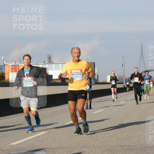 03.10.2025 - Köhlbrandbrückenlauf Jannik Wohlers http://msf.ph/oto/9074636 03.10.2025 09:51:12 Position 3 3656, 1428 meine-sportfotos.de