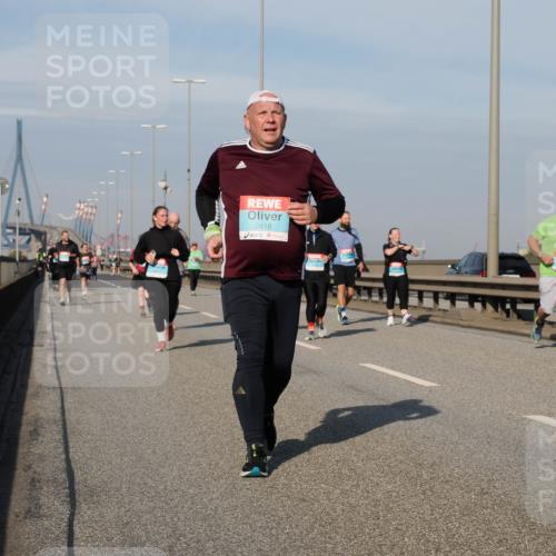 03.10.2025 - Köhlbrandbrückenlauf Fabian Wolf http://msf.ph/oto/9074643 03.10.2025 10:14:23 Position 3 2418 meine-sportfotos.de