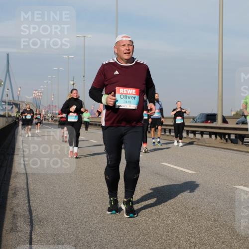 03.10.2025 - Köhlbrandbrückenlauf Fabian Wolf http://msf.ph/oto/9074650 03.10.2025 10:14:23 Position 3 2418, 4 meine-sportfotos.de
