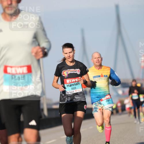 03.10.2025 - Köhlbrandbrückenlauf Jannik Wohlers http://msf.ph/oto/9074669 03.10.2025 09:40:32 Position 3 3008, 3610, 0 meine-sportfotos.de
