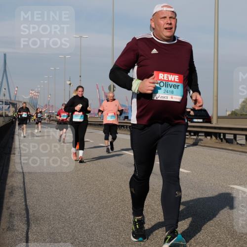 03.10.2025 - Köhlbrandbrückenlauf Fabian Wolf http://msf.ph/oto/9074683 03.10.2025 10:14:24 Position 3 2418, 50, 08, 2935 meine-sportfotos.de