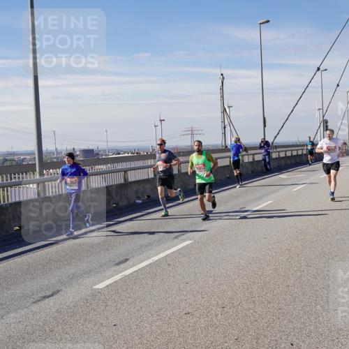 03.10.2025 - Köhlbrandbrückenlauf Michael Burmester http://msf.ph/oto/9074684 03.10.2025 12:40:04 Position 2  meine-sportfotos.de