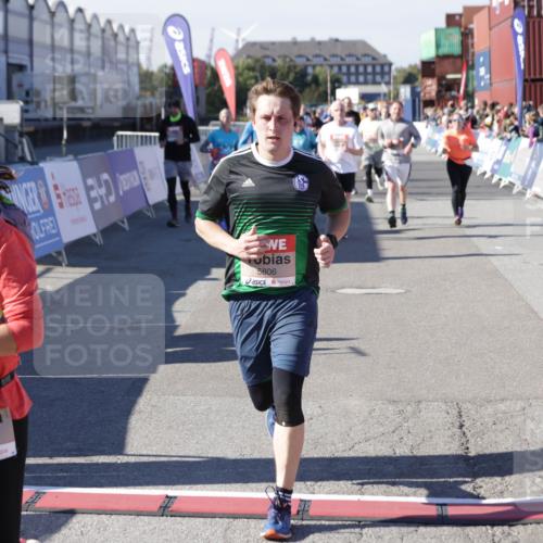 03.10.2025 - Köhlbrandbrückenlauf Jannik Wohlers http://msf.ph/oto/9074688 03.10.2025 13:16:16 Ziel 4144, 4311, 4317, 4347, 4563, 4696, 4928, 5032, 5068, 5336, 5684, 5806, 5836, 6771 meine-sportfotos.de