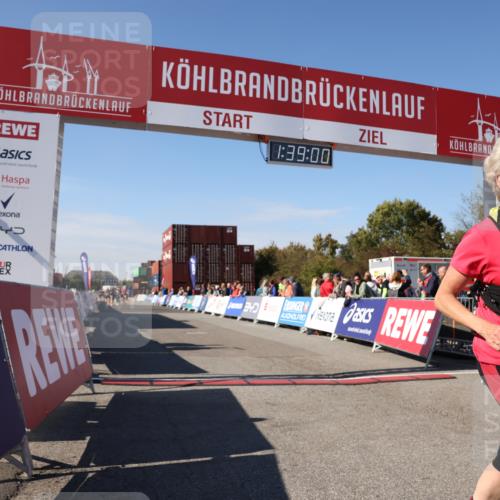 03.10.2025 - Köhlbrandbrückenlauf Lena Gebhardt http://msf.ph/oto/9074700 03.10.2025 13:39:01 Ziel 5529, 5533, 5584, 6030, 6640 meine-sportfotos.de