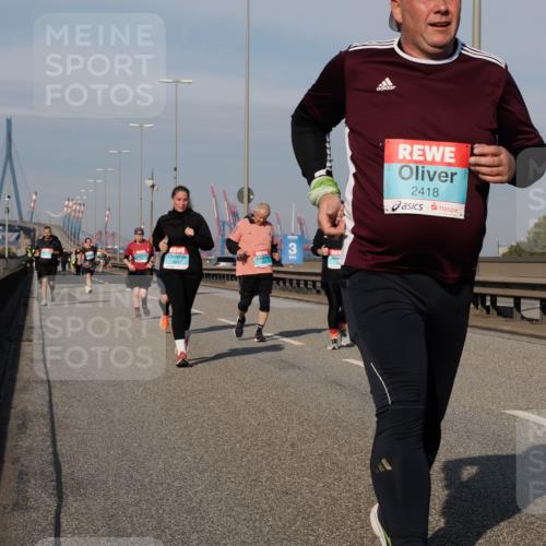 03.10.2025 - Köhlbrandbrückenlauf Fabian Wolf http://msf.ph/oto/9074702 03.10.2025 10:14:24 Position 3 3, 2418 meine-sportfotos.de