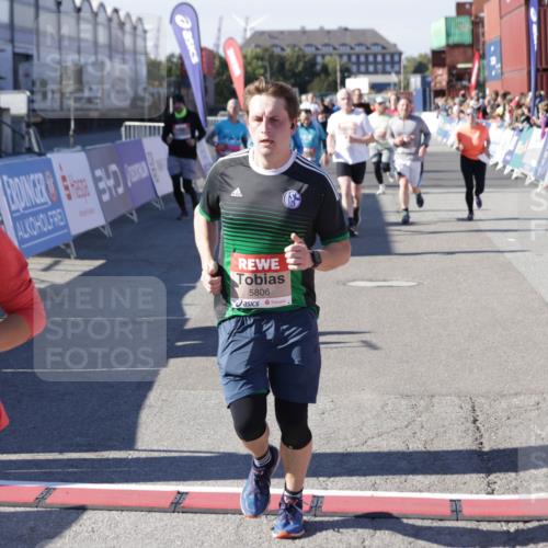 03.10.2025 - Köhlbrandbrückenlauf Jannik Wohlers http://msf.ph/oto/9074705 03.10.2025 13:16:16 Ziel 4144, 4311, 4317, 4347, 4563, 4696, 4928, 5032, 5068, 5336, 5684, 5806, 5836, 6771 meine-sportfotos.de