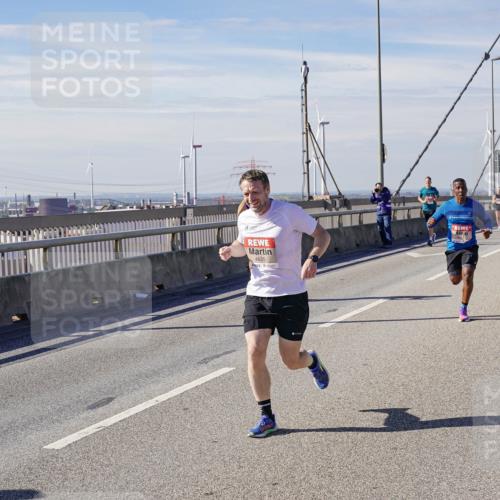 03.10.2025 - Köhlbrandbrückenlauf Michael Burmester http://msf.ph/oto/9074709 03.10.2025 12:40:06 Position 2 4425 meine-sportfotos.de