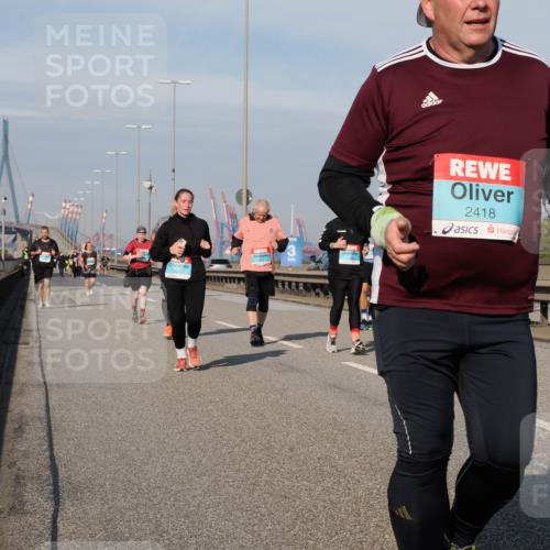 03.10.2025 - Köhlbrandbrückenlauf Fabian Wolf http://msf.ph/oto/9074710 03.10.2025 10:14:24 Position 3 3, 2418 meine-sportfotos.de