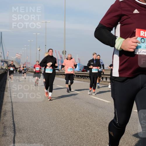 03.10.2025 - Köhlbrandbrückenlauf Fabian Wolf http://msf.ph/oto/9074720 03.10.2025 10:14:25 Position 3 2418, 50 meine-sportfotos.de