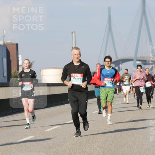 03.10.2025 - Köhlbrandbrückenlauf Jannik Wohlers http://msf.ph/oto/9074724 03.10.2025 09:51:14 Position 3 1397, 3484, 2698 meine-sportfotos.de