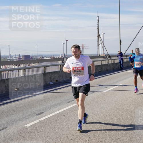 03.10.2025 - Köhlbrandbrückenlauf Michael Burmester http://msf.ph/oto/9074727 03.10.2025 12:40:06 Position 2 4425 meine-sportfotos.de