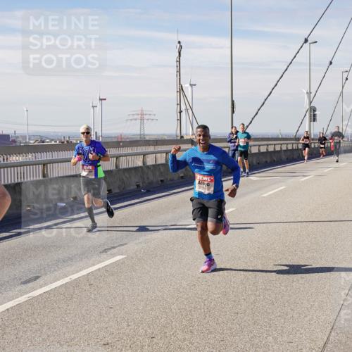 03.10.2025 - Köhlbrandbrückenlauf Michael Burmester http://msf.ph/oto/9074730 03.10.2025 12:40:07 Position 2 4425, 5718 meine-sportfotos.de