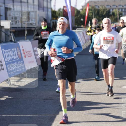 03.10.2025 - Köhlbrandbrückenlauf Jannik Wohlers http://msf.ph/oto/9074731 03.10.2025 13:16:19 Ziel 4144, 4317, 4347, 4414, 4563, 4696, 4928, 4952, 5032, 5068, 5498, 5684, 5806, 5836, 6761, 6771 meine-sportfotos.de