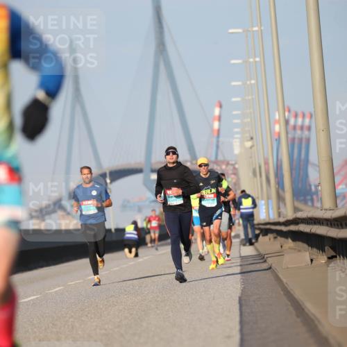 03.10.2025 - Köhlbrandbrückenlauf Jannik Wohlers http://msf.ph/oto/9074742 03.10.2025 09:40:35 Position 3 1019 meine-sportfotos.de