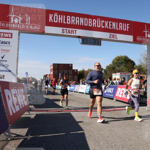 03.10.2025 - Köhlbrandbrückenlauf Lena Gebhardt http://msf.ph/oto/9074753 03.10.2025 13:39:17 Ziel 4531, 4789, 5111, 5766, 5988, 5989, 5998 meine-sportfotos.de
