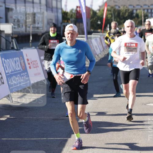 03.10.2025 - Köhlbrandbrückenlauf Jannik Wohlers http://msf.ph/oto/9074754 03.10.2025 13:16:19 Ziel 4144, 4317, 4347, 4414, 4563, 4696, 4928, 4952, 5032, 5068, 5498, 5684, 5806, 5836, 6761, 6771 meine-sportfotos.de