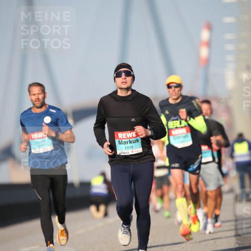 03.10.2025 - Köhlbrandbrückenlauf Jannik Wohlers http://msf.ph/oto/9074756 03.10.2025 09:40:37 Position 3 3756, 1019 meine-sportfotos.de