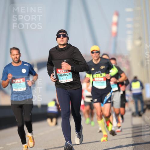 03.10.2025 - Köhlbrandbrückenlauf Jannik Wohlers http://msf.ph/oto/9074765 03.10.2025 09:40:37 Position 3 3756, 1019 meine-sportfotos.de