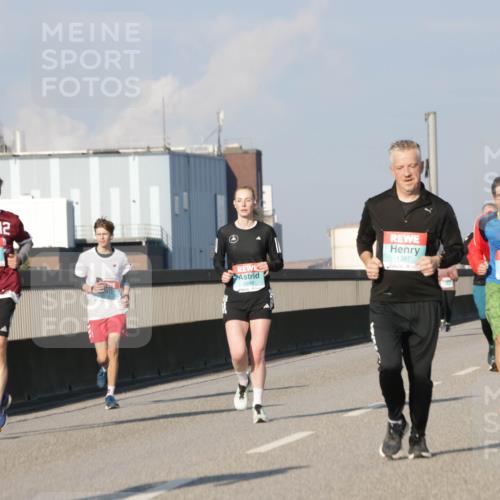 03.10.2025 - Köhlbrandbrückenlauf Jannik Wohlers http://msf.ph/oto/9074768 03.10.2025 09:51:15 Position 3 1340, 12, 2698, 1397, 3484 meine-sportfotos.de