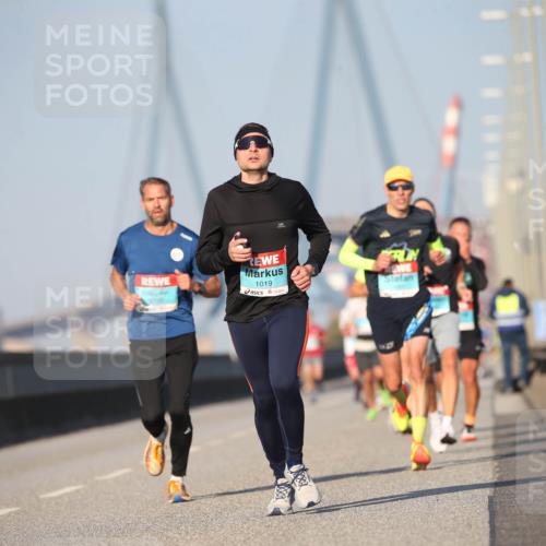 03.10.2025 - Köhlbrandbrückenlauf Jannik Wohlers http://msf.ph/oto/9074771 03.10.2025 09:40:38 Position 3 1019, 3756 meine-sportfotos.de