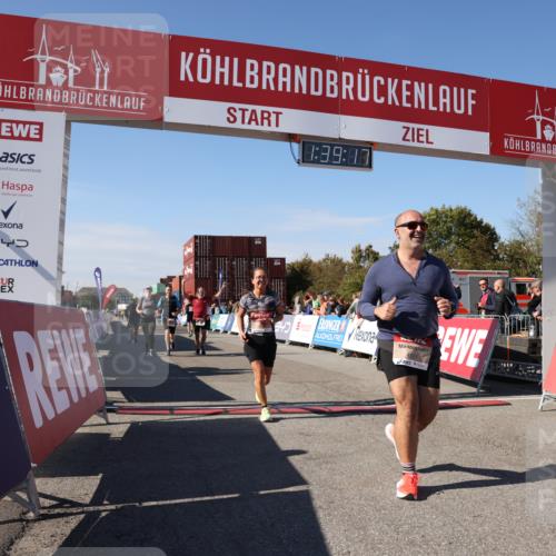 03.10.2025 - Köhlbrandbrückenlauf Lena Gebhardt http://msf.ph/oto/9074777 03.10.2025 13:39:18 Ziel 4531, 4789, 5111, 5741, 5745, 5766, 5988, 5989, 5998 meine-sportfotos.de