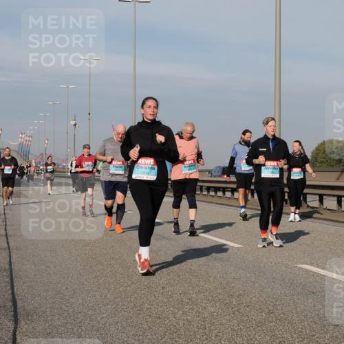 03.10.2025 - Köhlbrandbrückenlauf Fabian Wolf http://msf.ph/oto/9074800 03.10.2025 10:14:26 Position 3 3097, 2606, 755 meine-sportfotos.de